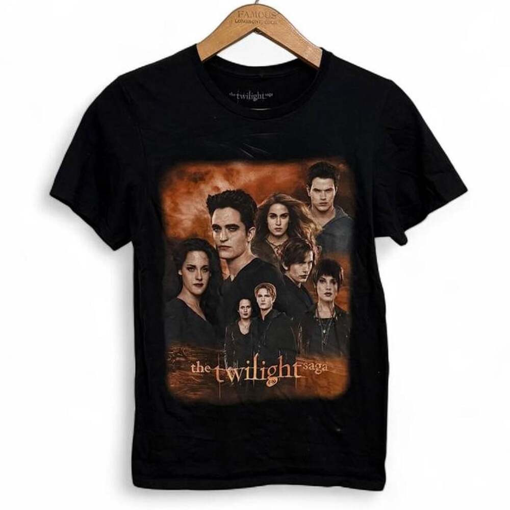 The Twilight Saga Movie Graphic T-Shirt Size S Black Cast Poster Merch
